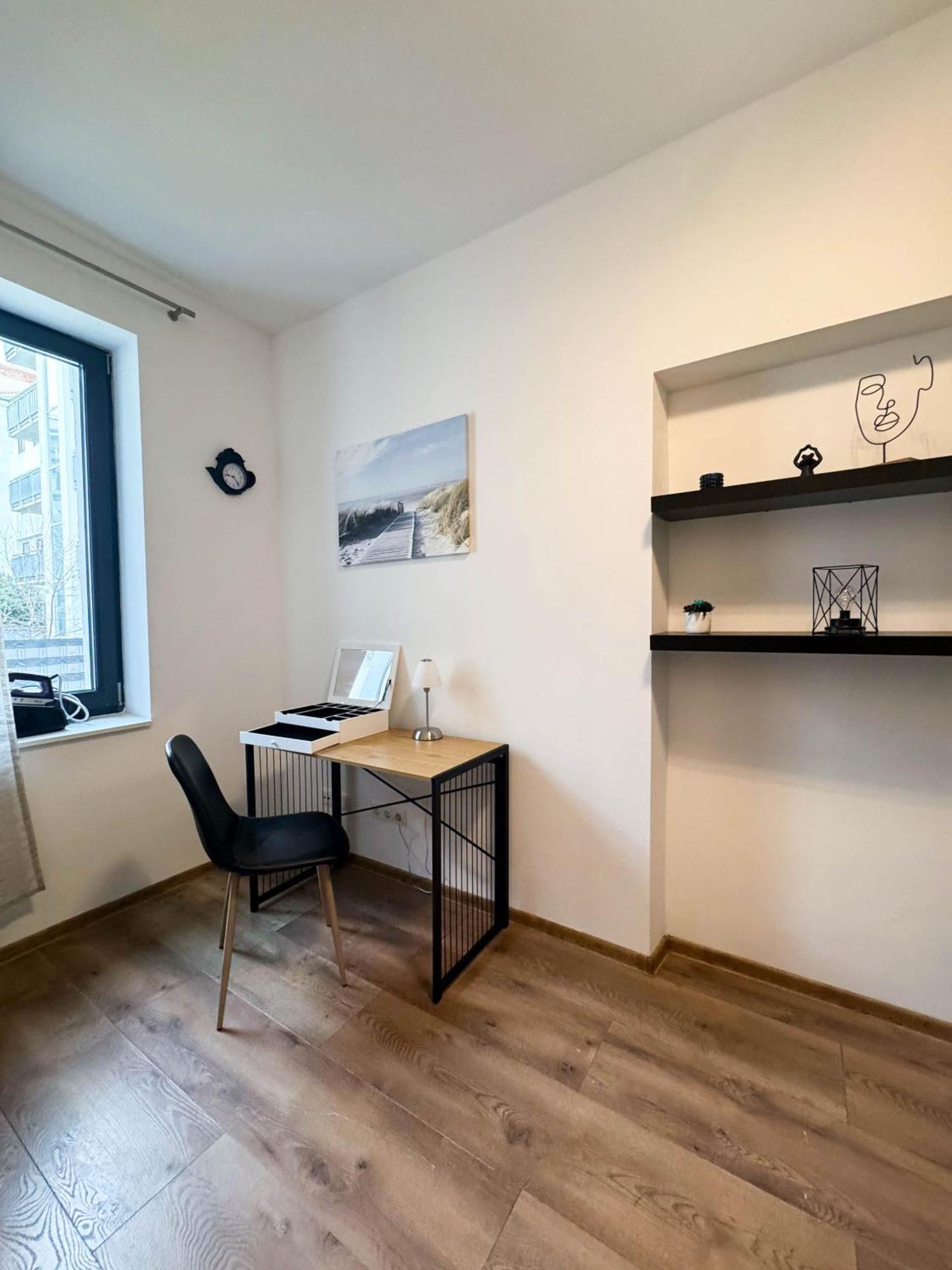 Cozy In Location With Free Parking Appartamento *
