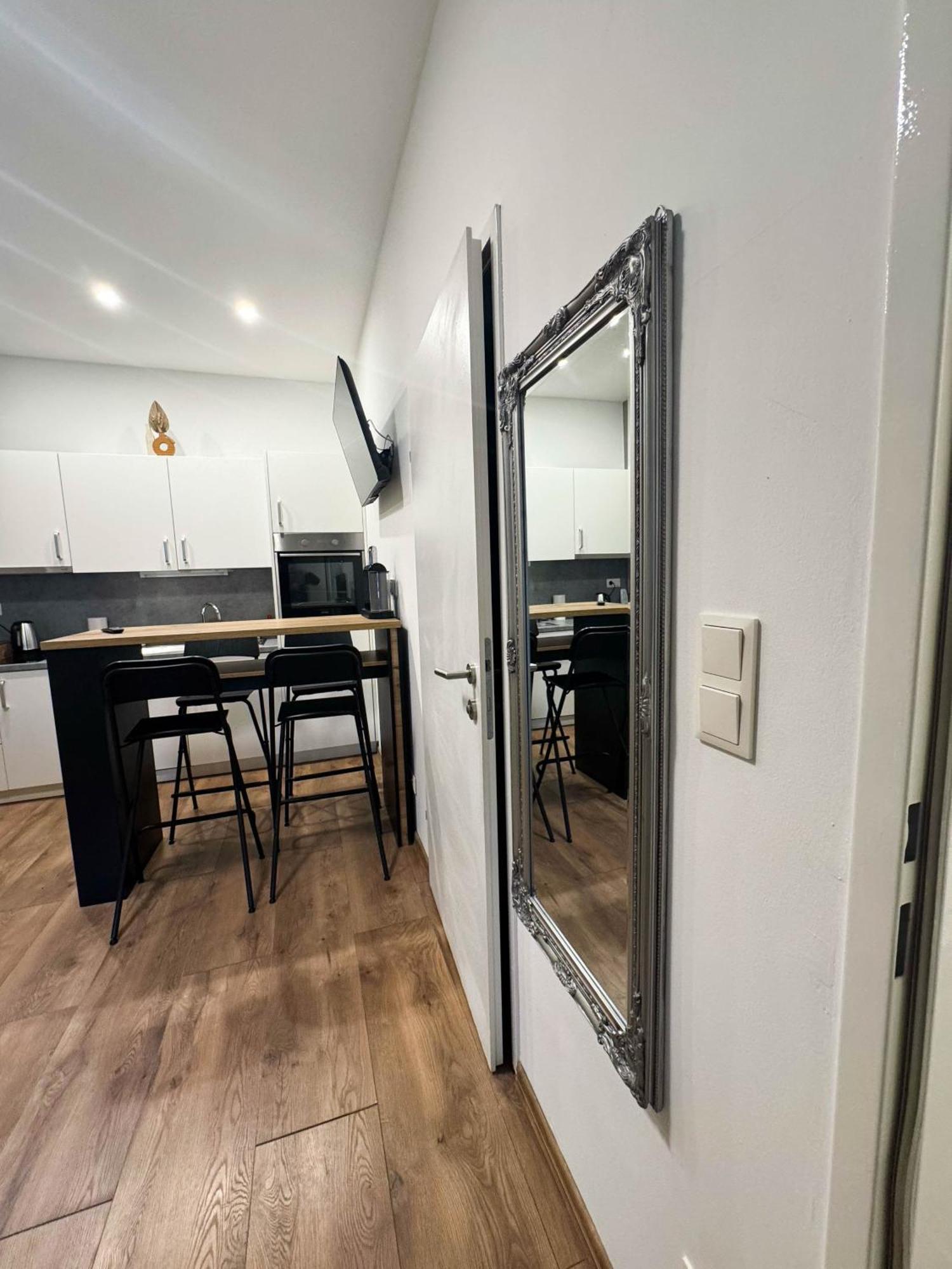 Cozy In Location With Free Parking * Vienna