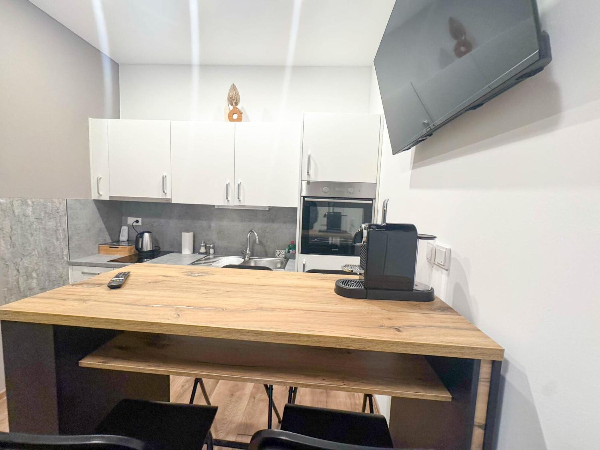 Cozy In Location With Free Parking Appartamento