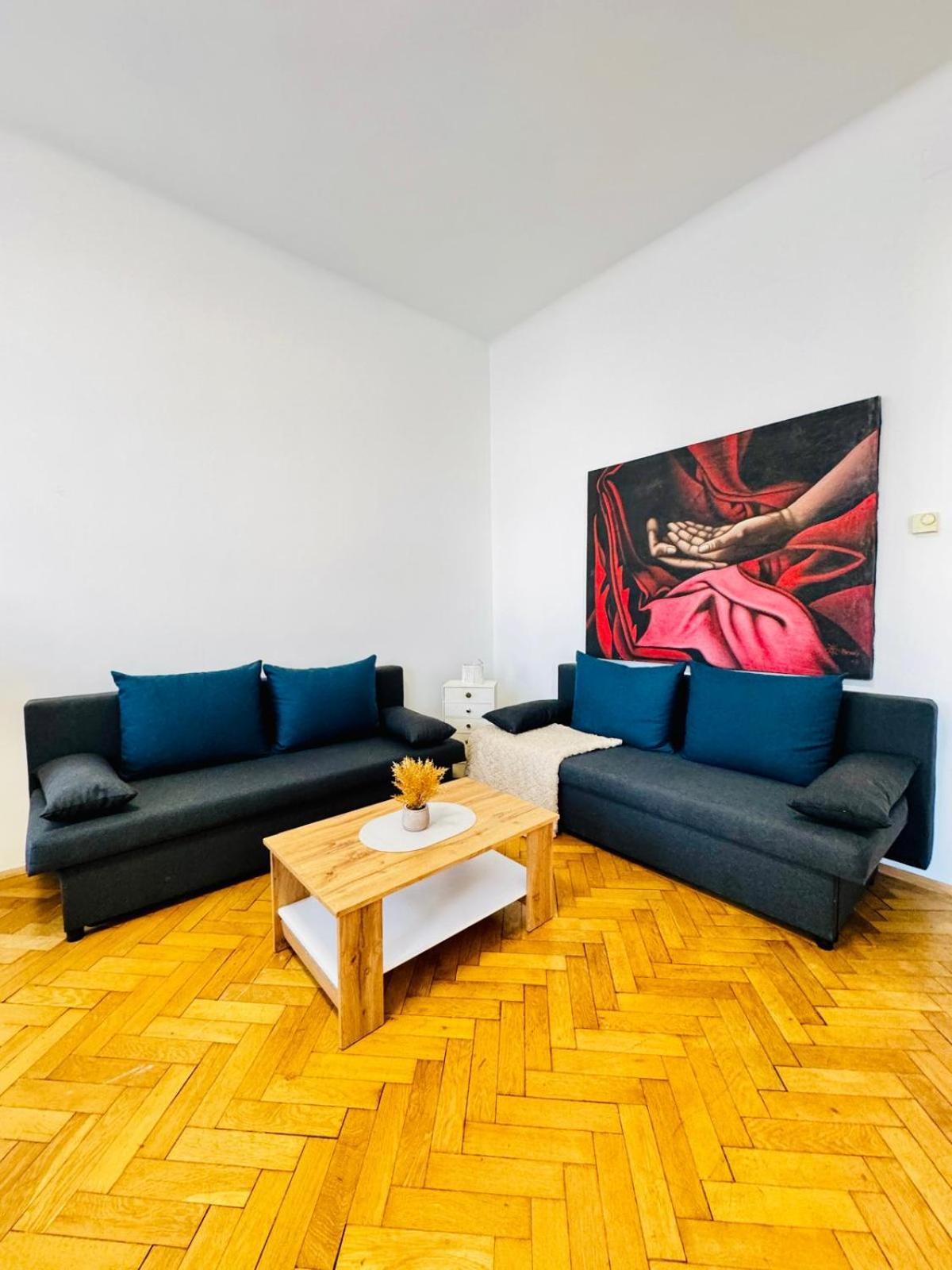 Affordable 1br & 1lr Apt, 7 Min To Westbahnhof Apartment *