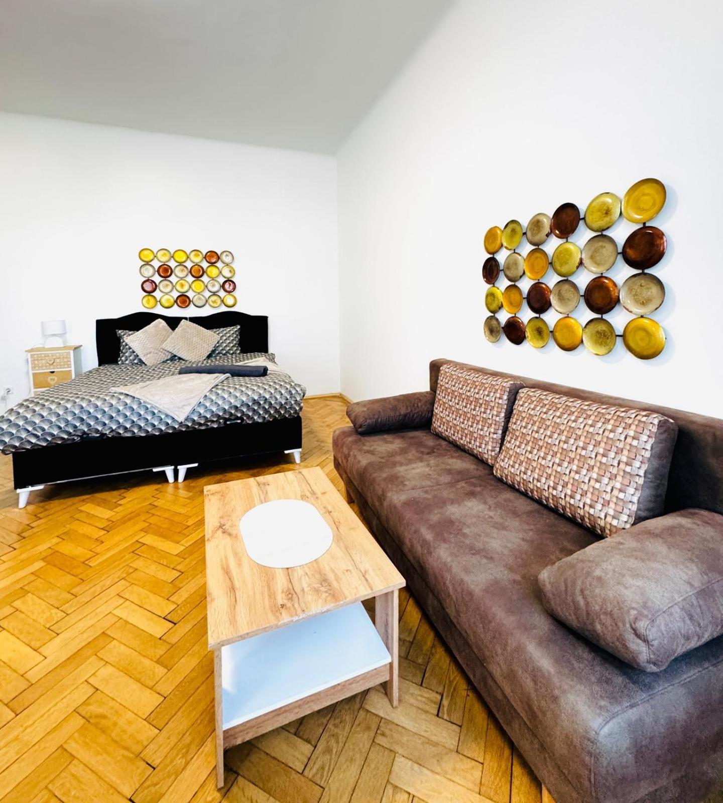 Affordable 1br & 1lr Apt, 7 Min To Westbahnhof Vienna
