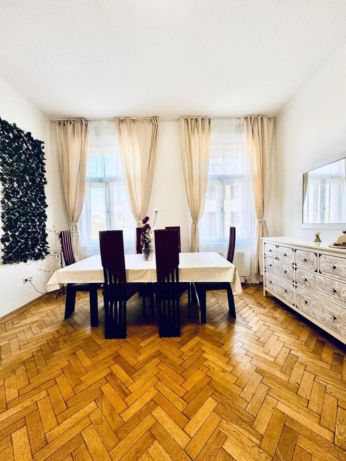 Affordable 1br & 1lr Apt, 7 Min To Westbahnhof Apartment *