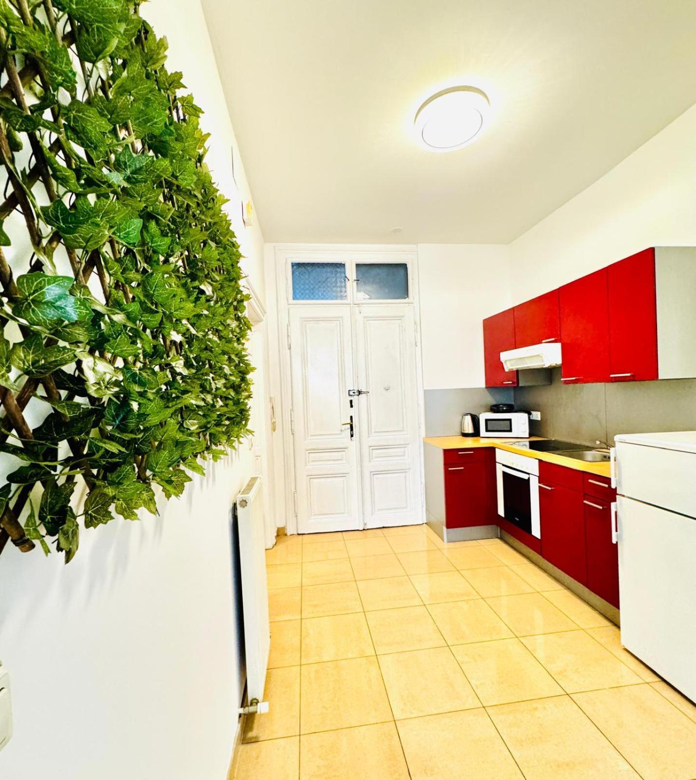 Affordable 1br & 1lr Apt, 7 Min To Westbahnhof Vienna