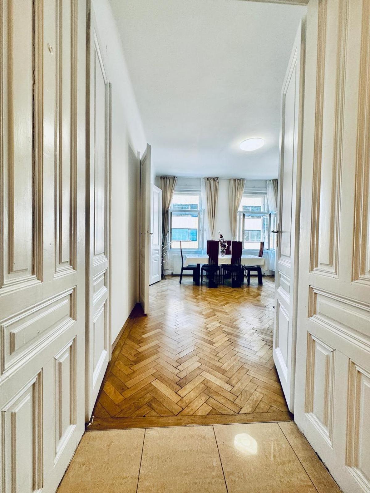 Apartment Affordable 1br & 1lr Apt, 7 Min To Westbahnhof Vienna