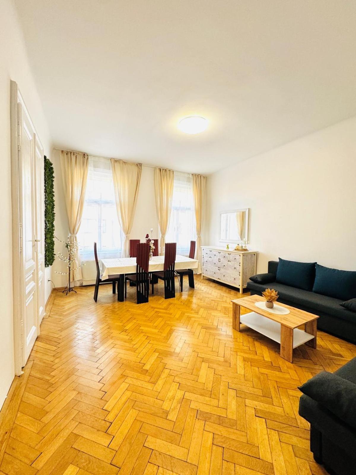Apartment Affordable 1br & 1lr Apt, 7 Min To Westbahnhof