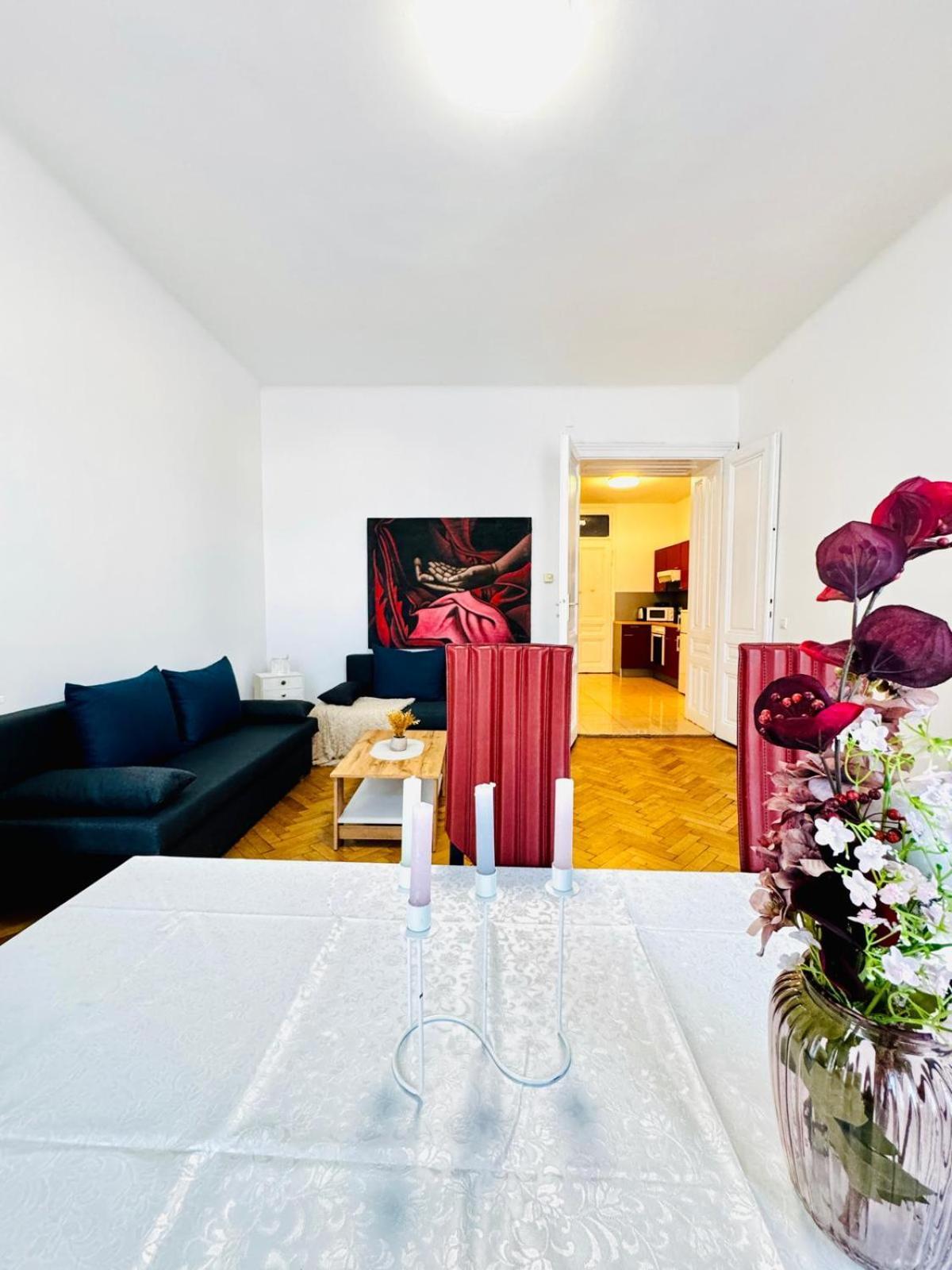 Affordable 1br & 1lr Apt, 7 Min To Westbahnhof * Vienna