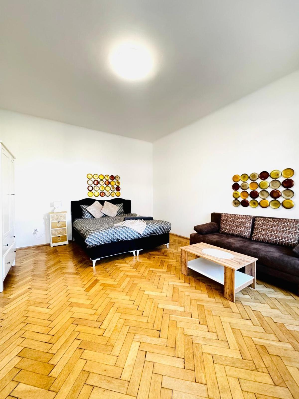 Affordable 1br & 1lr Apt, 7 Min To Westbahnhof *