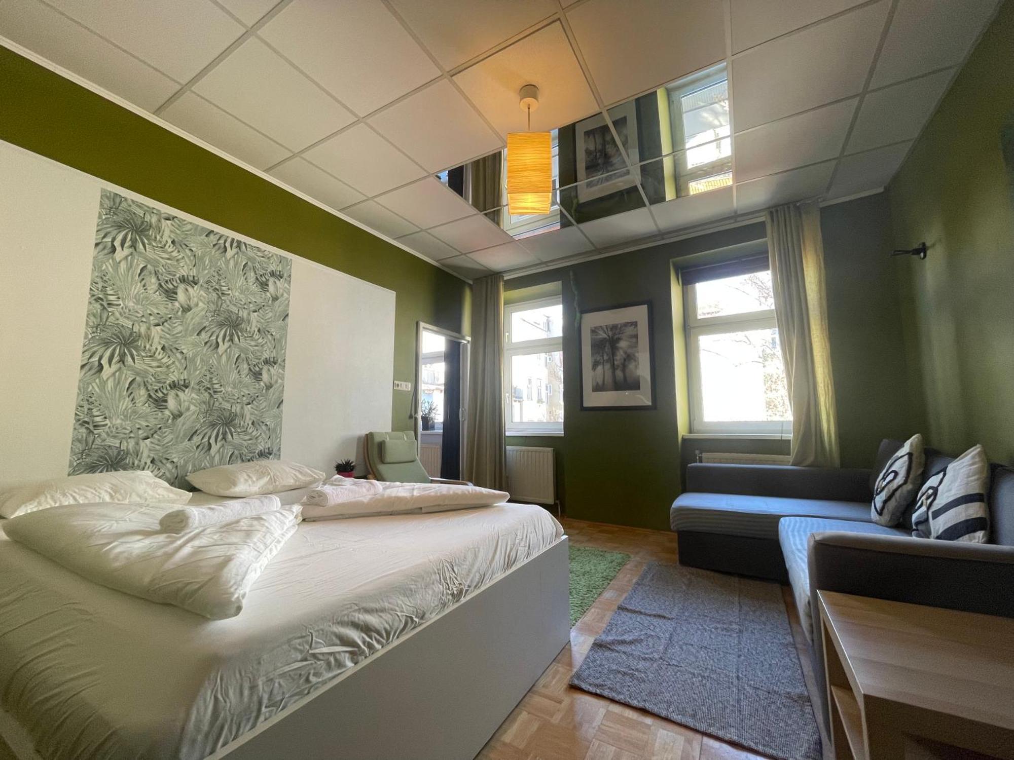 Apartment Two-room In Mariahilfer