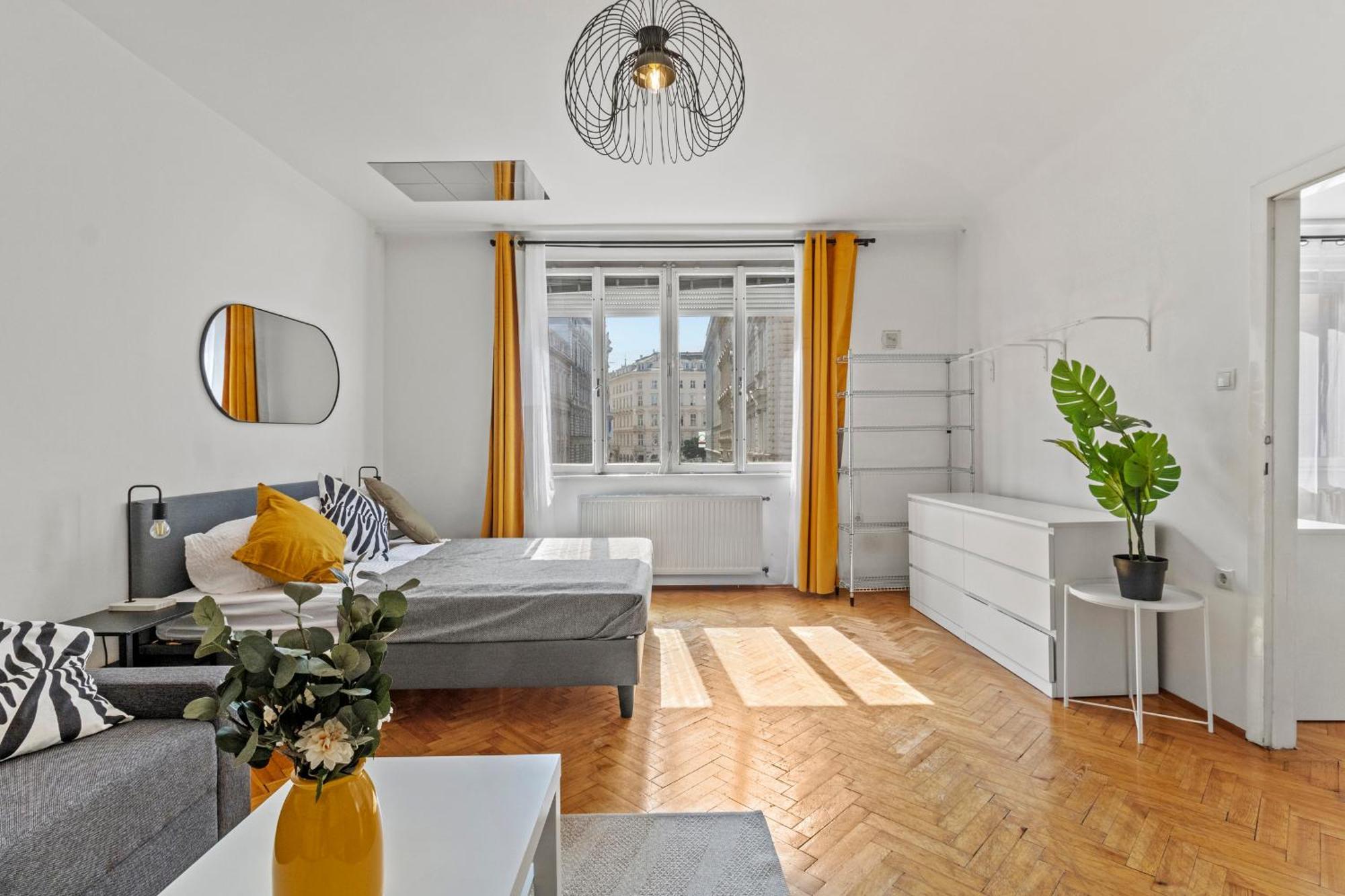 Apartment 4-br-apartment For Up To 12 People