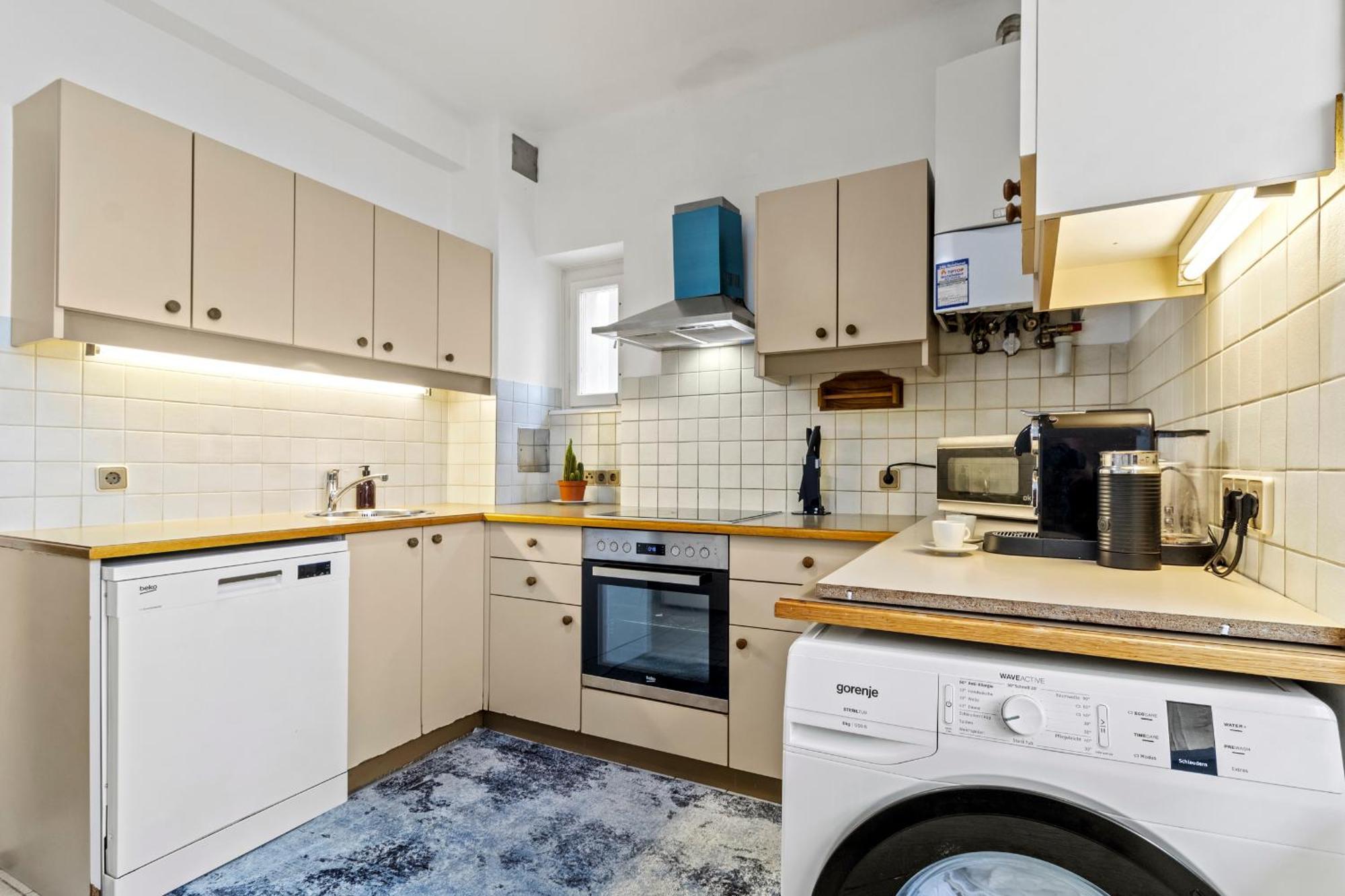 4-br-apartment For Up To 12 People Apartment