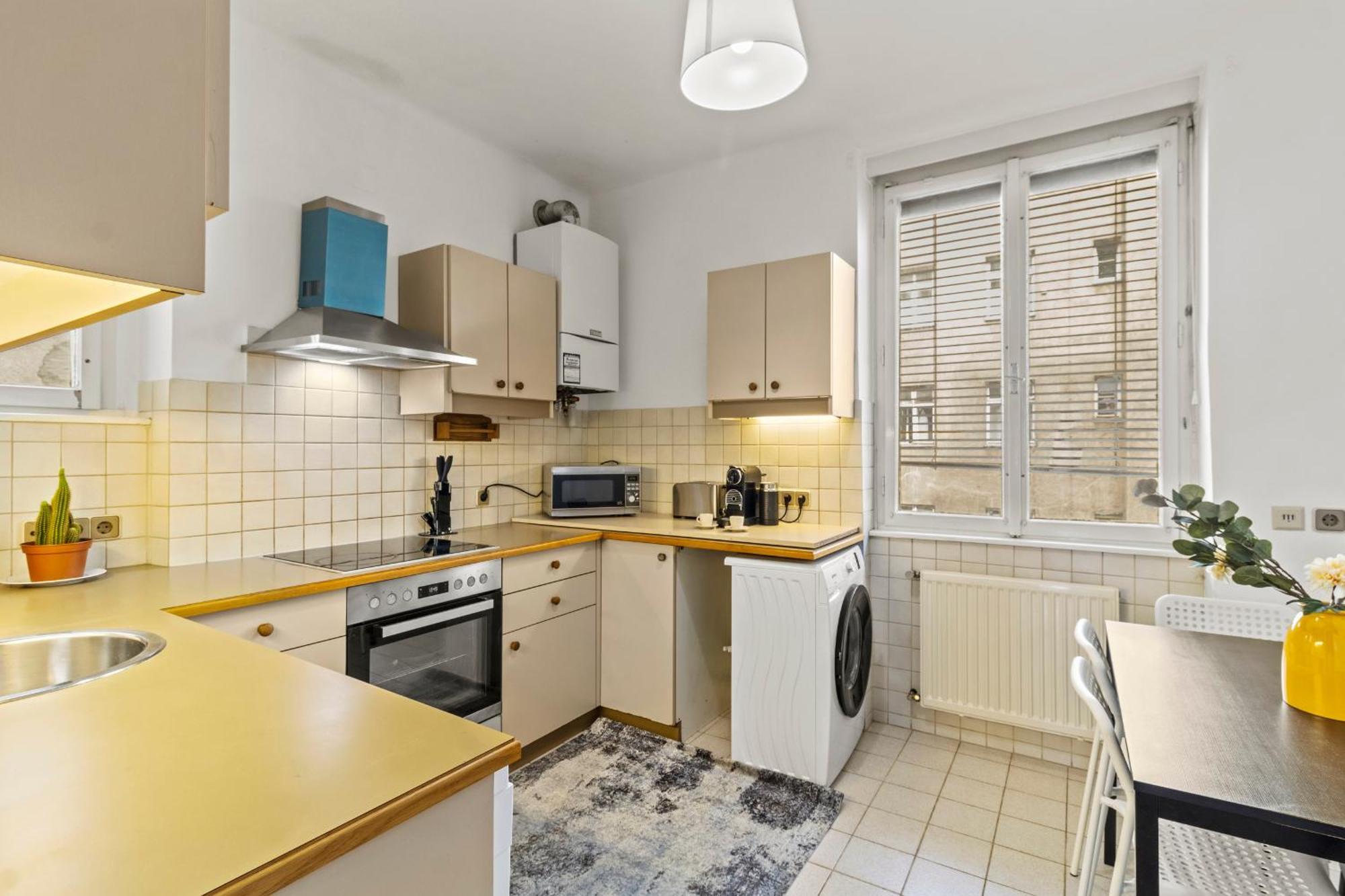 4-br-apartment For Up To 12 People *