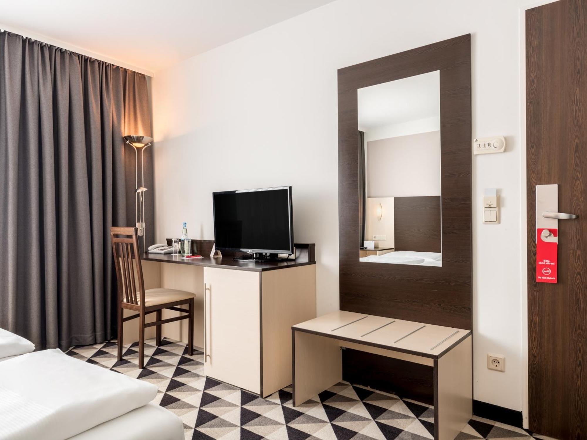 Acom-hotel 4* Vienna