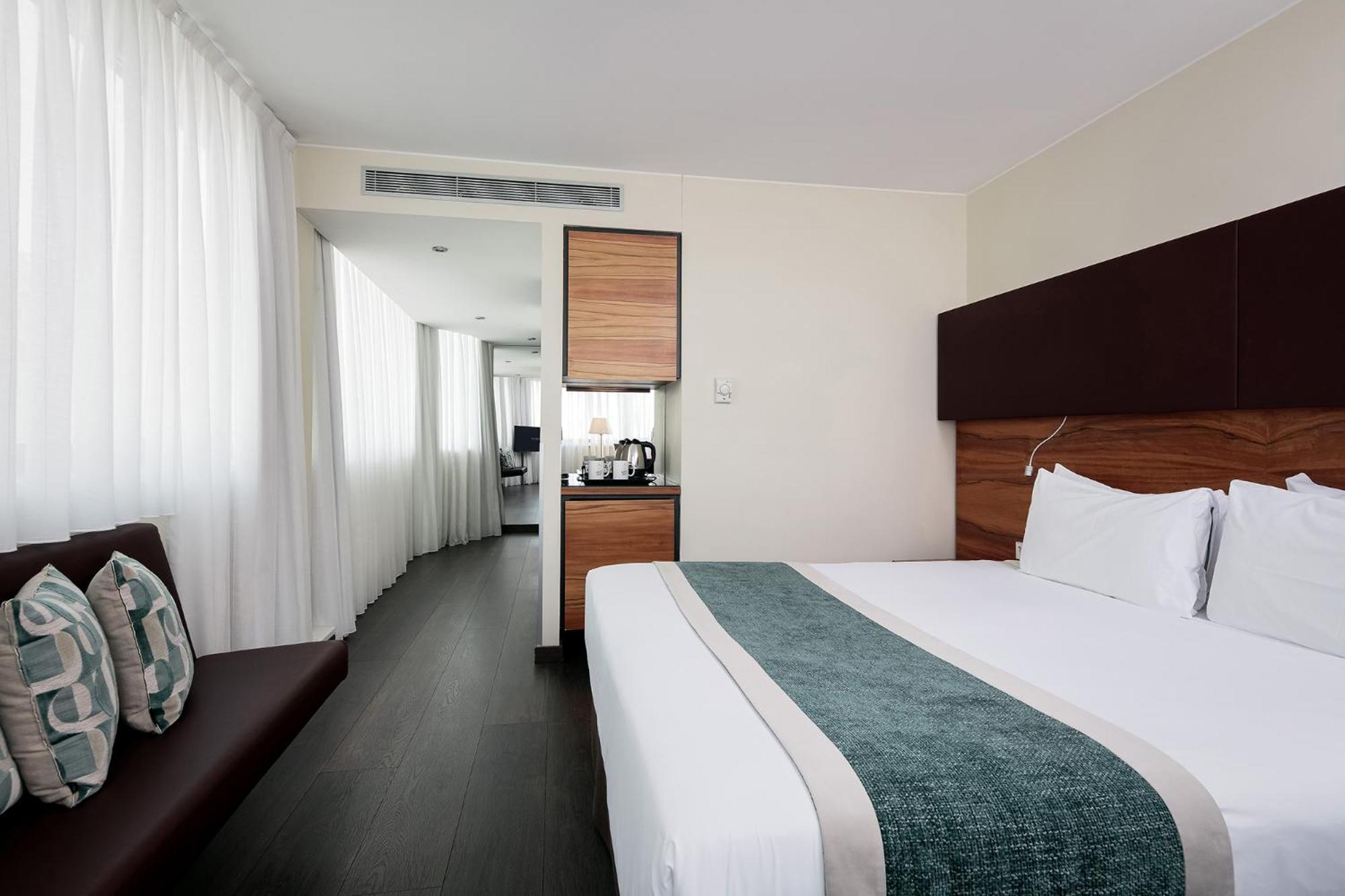 Hotel Eurostars Embassy 4*