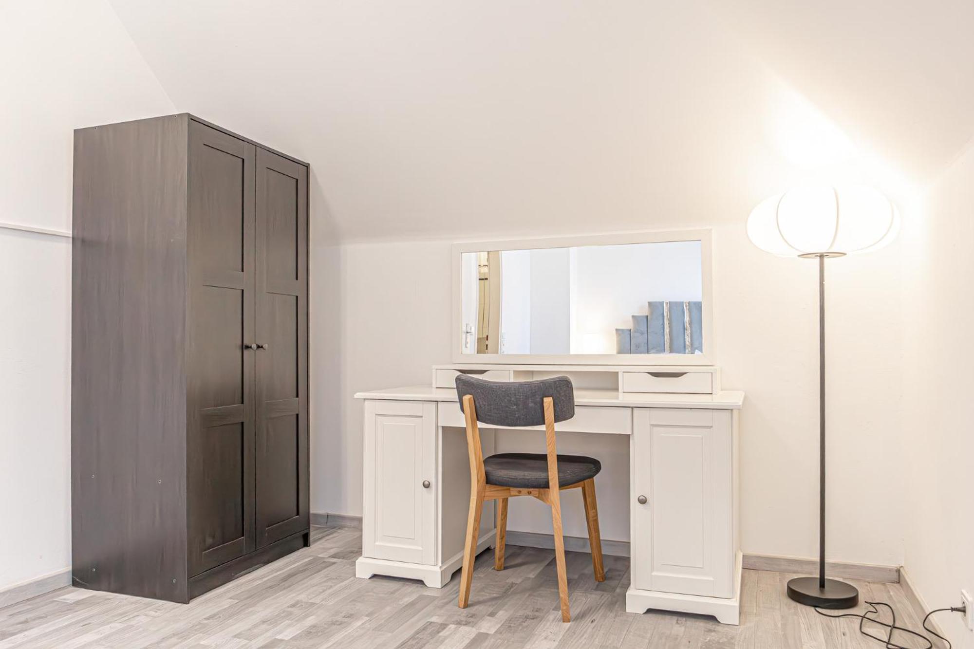 Lovely 2 Bedroom 1 Lr In Heart Of Vienna