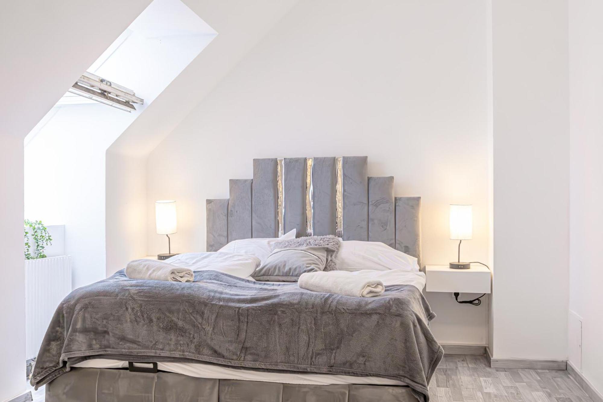 Lovely 2 Bedroom 1 Lr In Heart Of Apartment Vienna
