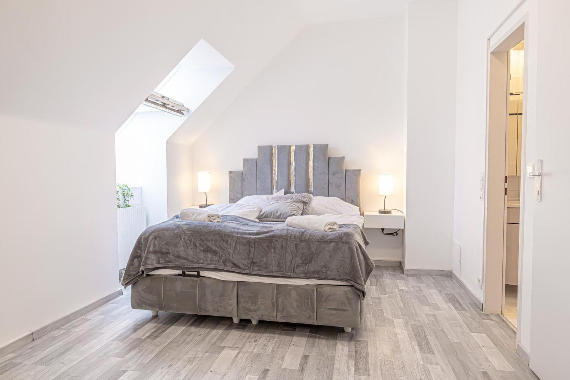 Lovely 2 Bedroom 1 Lr In Heart Of * Vienna
