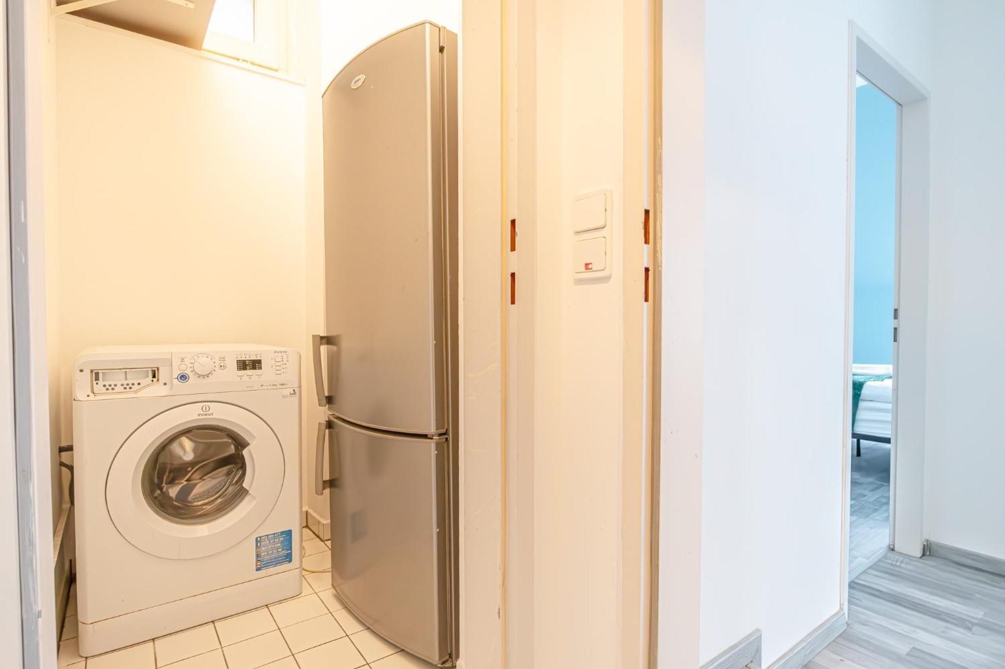 Lovely 2 Bedroom 1 Lr In Heart Of Vienna