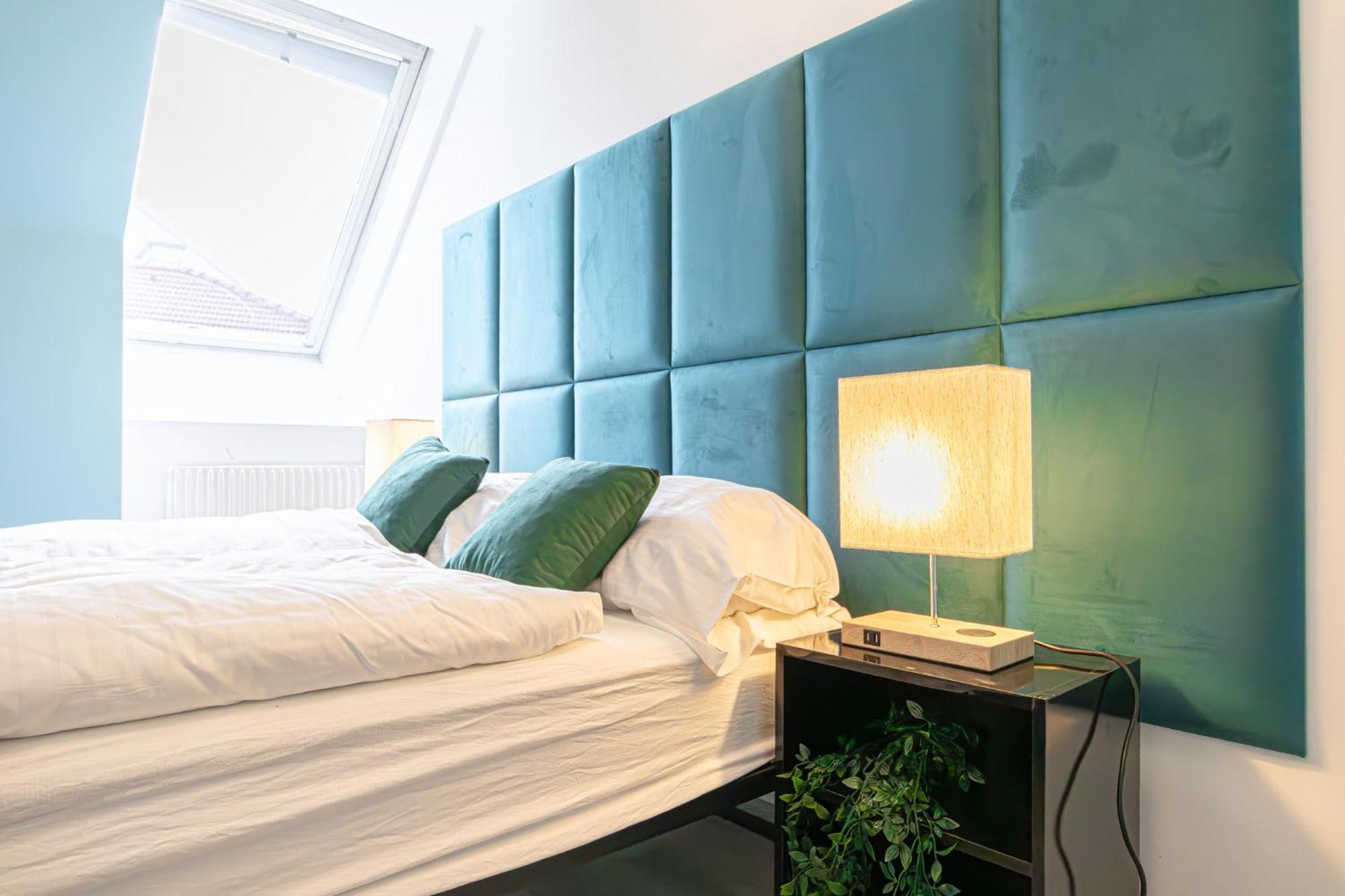 Lovely 2 Bedroom 1 Lr In Heart Of *