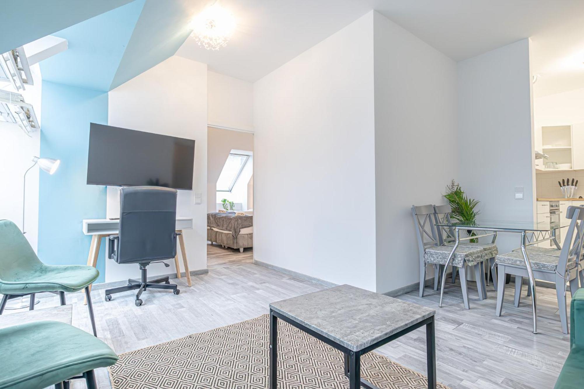 Apartment Lovely 2 Bedroom 1 Lr In Heart Of *