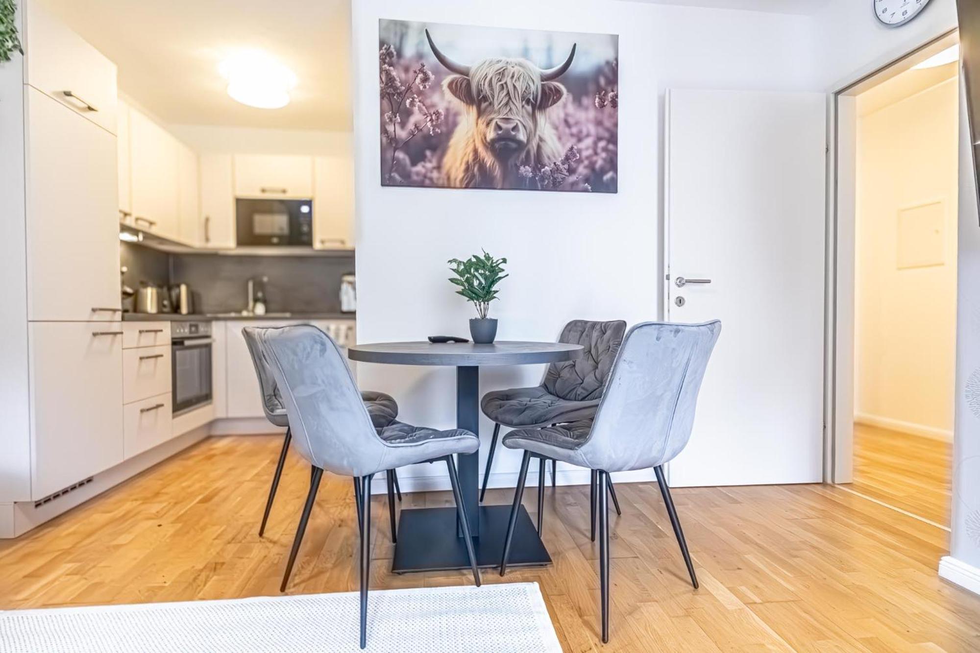 Apartment 9-min To Center, Comfy 1br And 1lr With Balcony