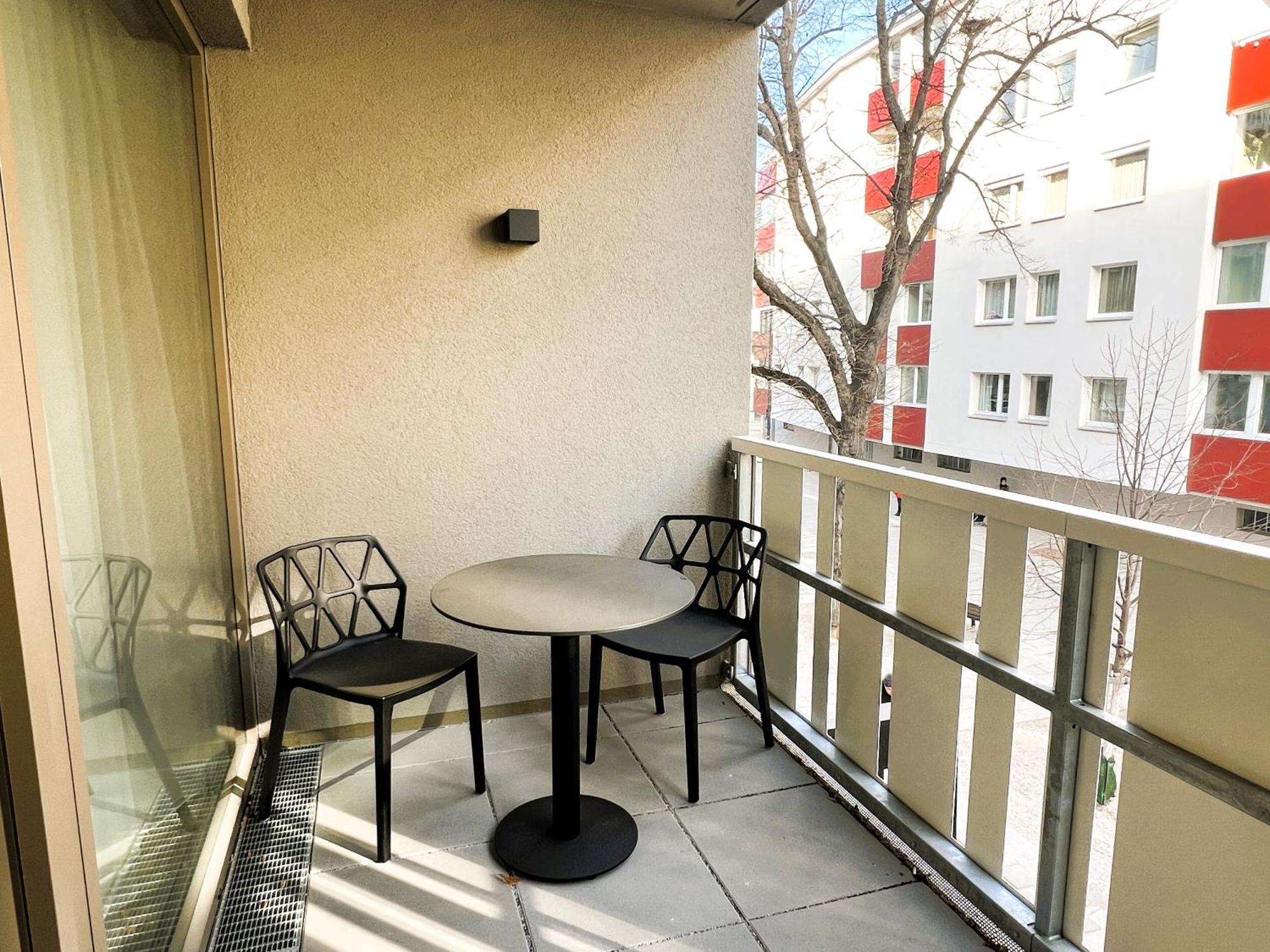 Free Parking - Pulse At U6-metro * Vienna