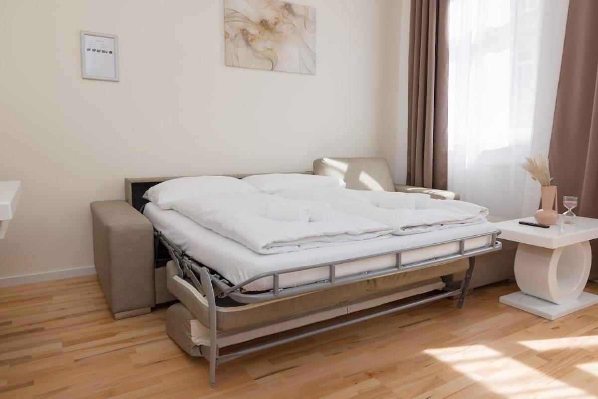 Close To Schoenbrunn I Bright Flat, Fast Wifi * Vienna