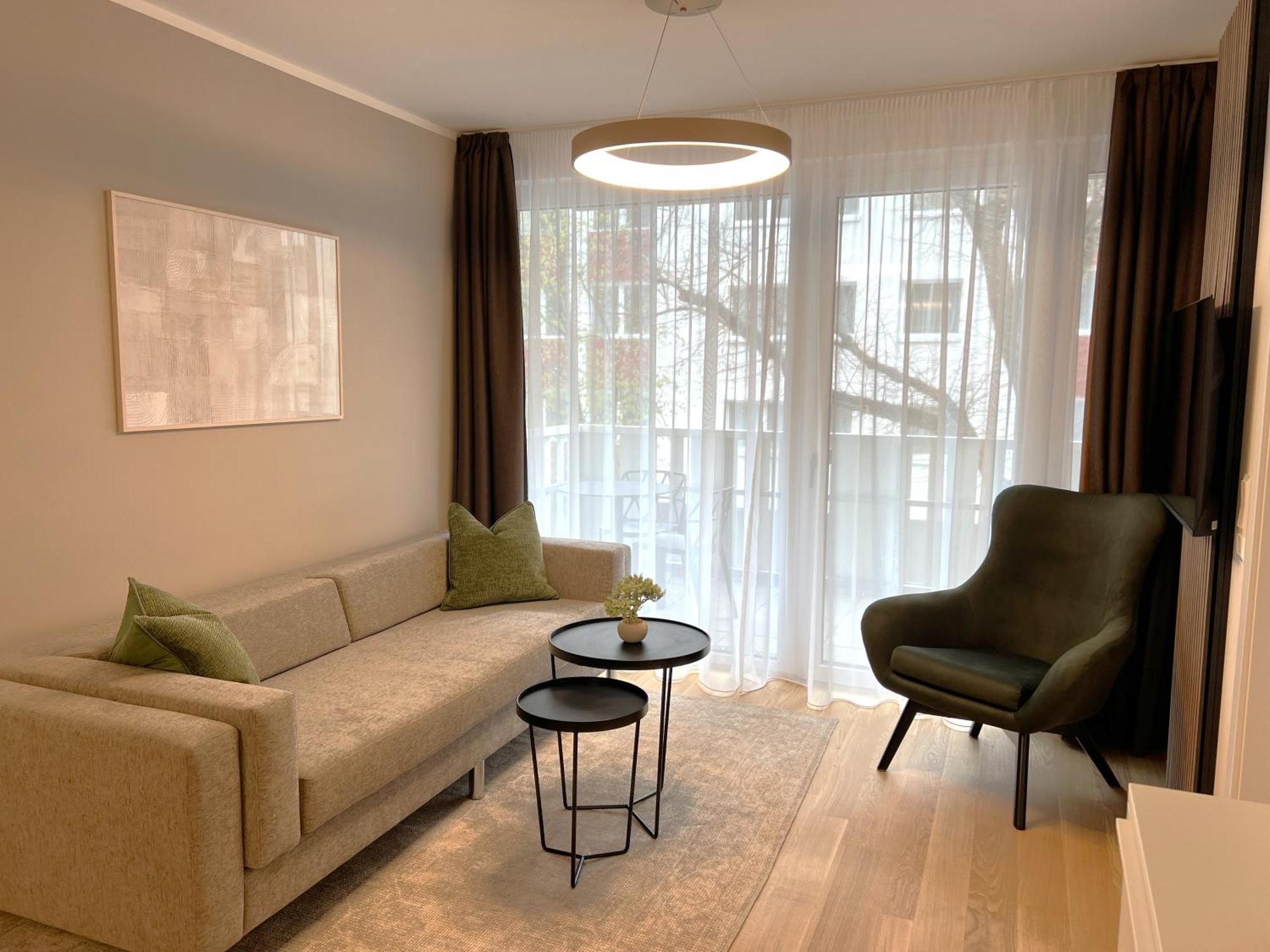 Free Parking - Pulse At U6-metro Apartment
