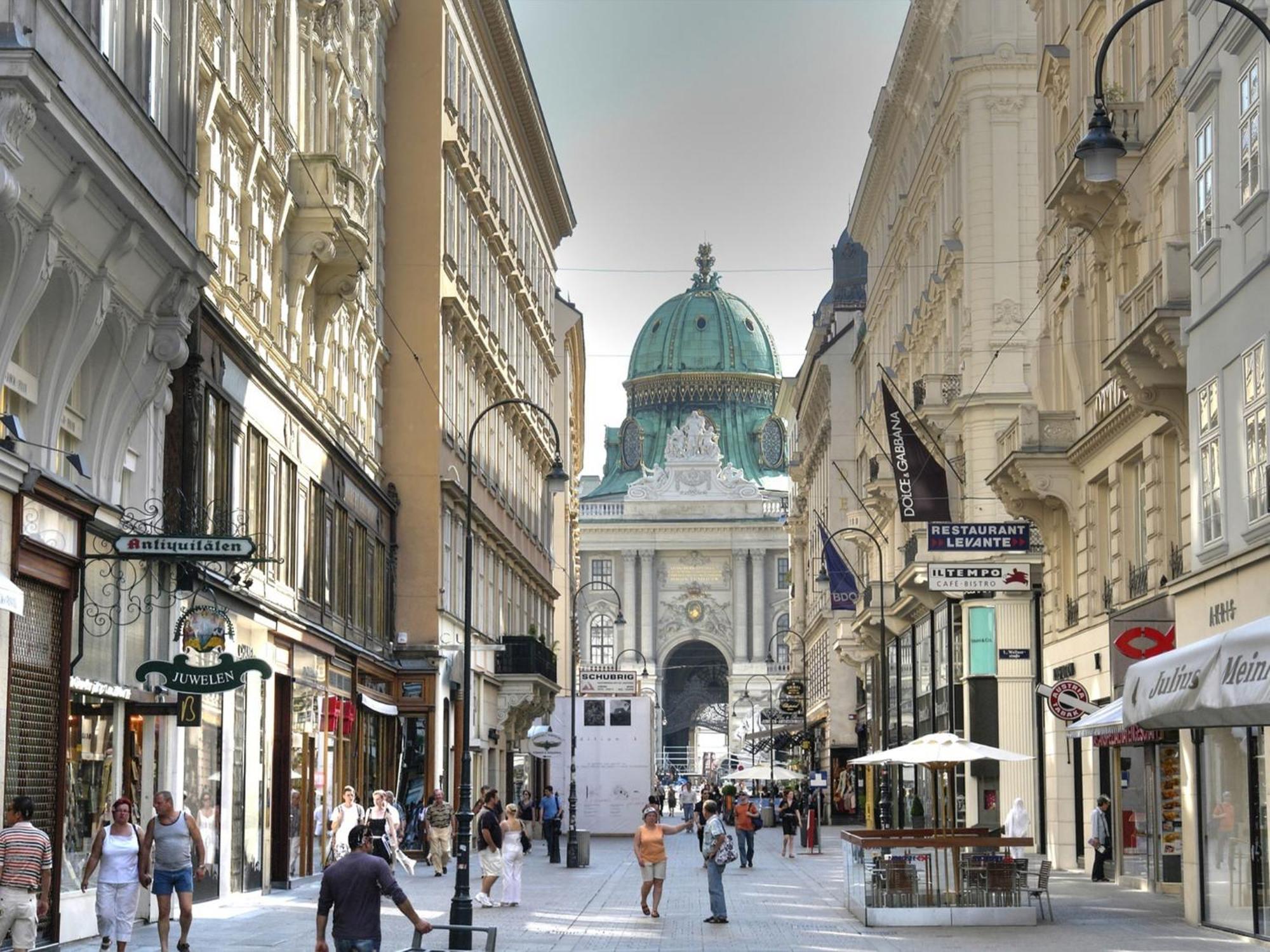 Living Kaiser Franz Joseph Viena