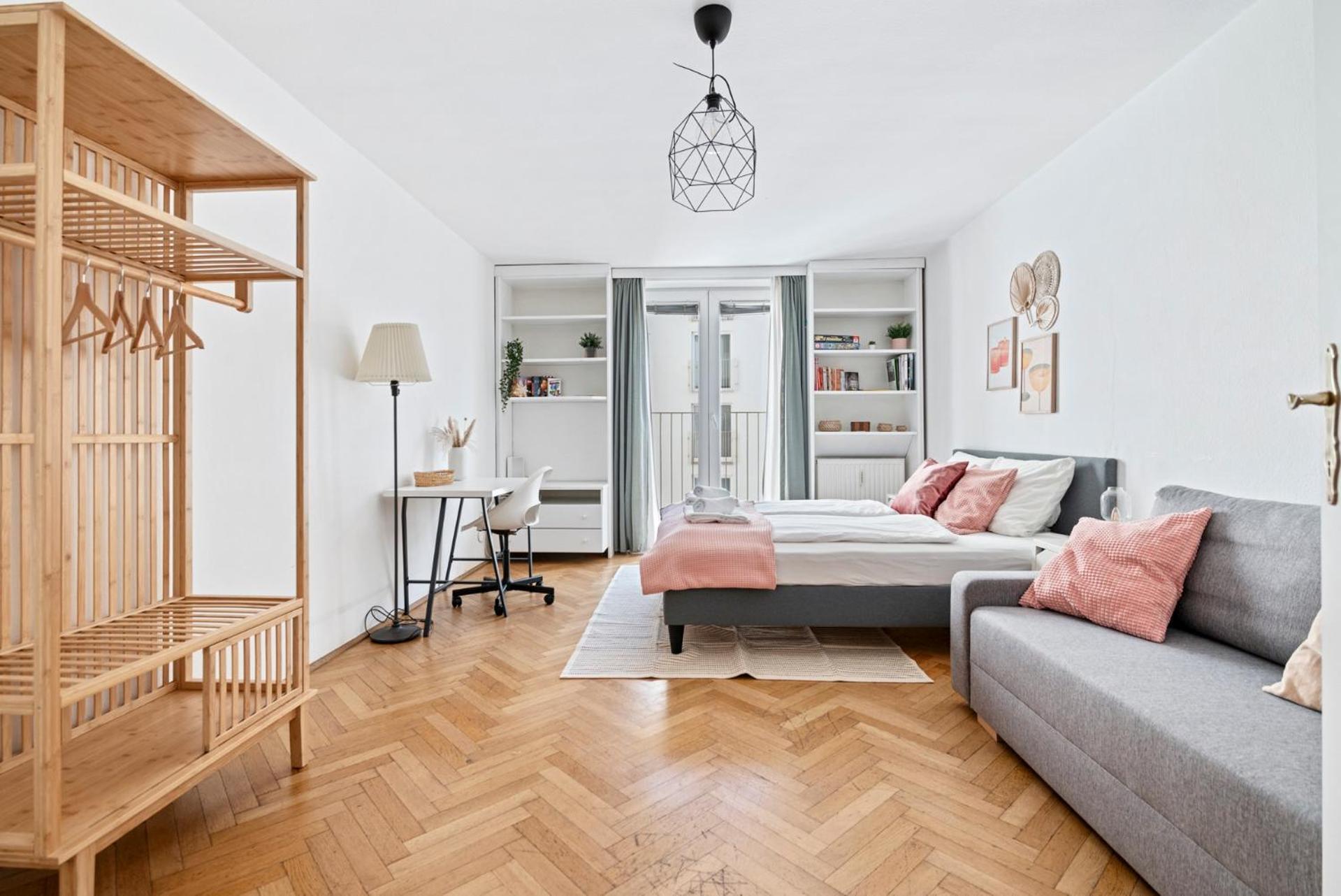 2 Bedroom In Neubau, 6 Min To Center Apartment *