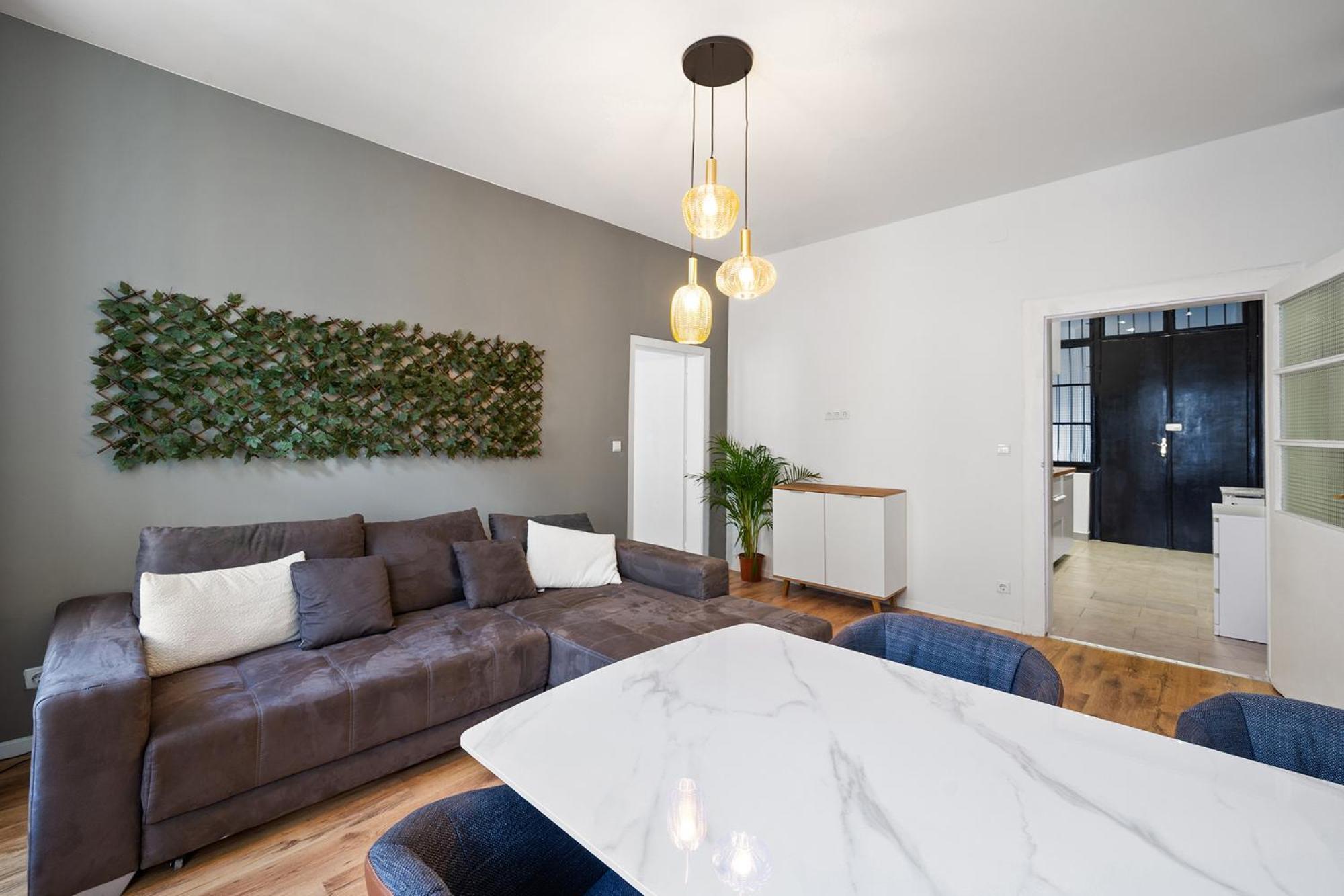 Maximilian Apartment *