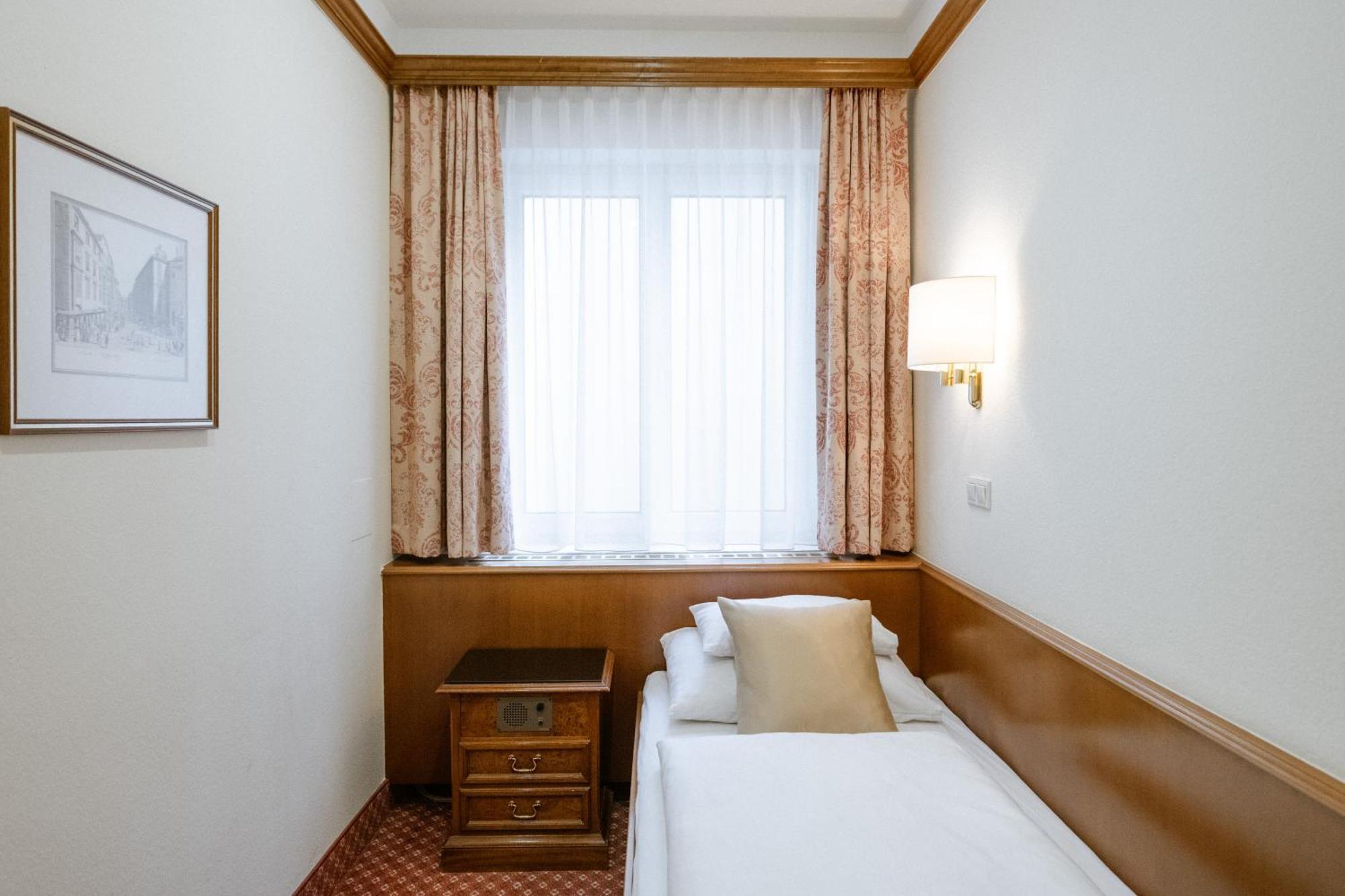 Hotel City Central 4*