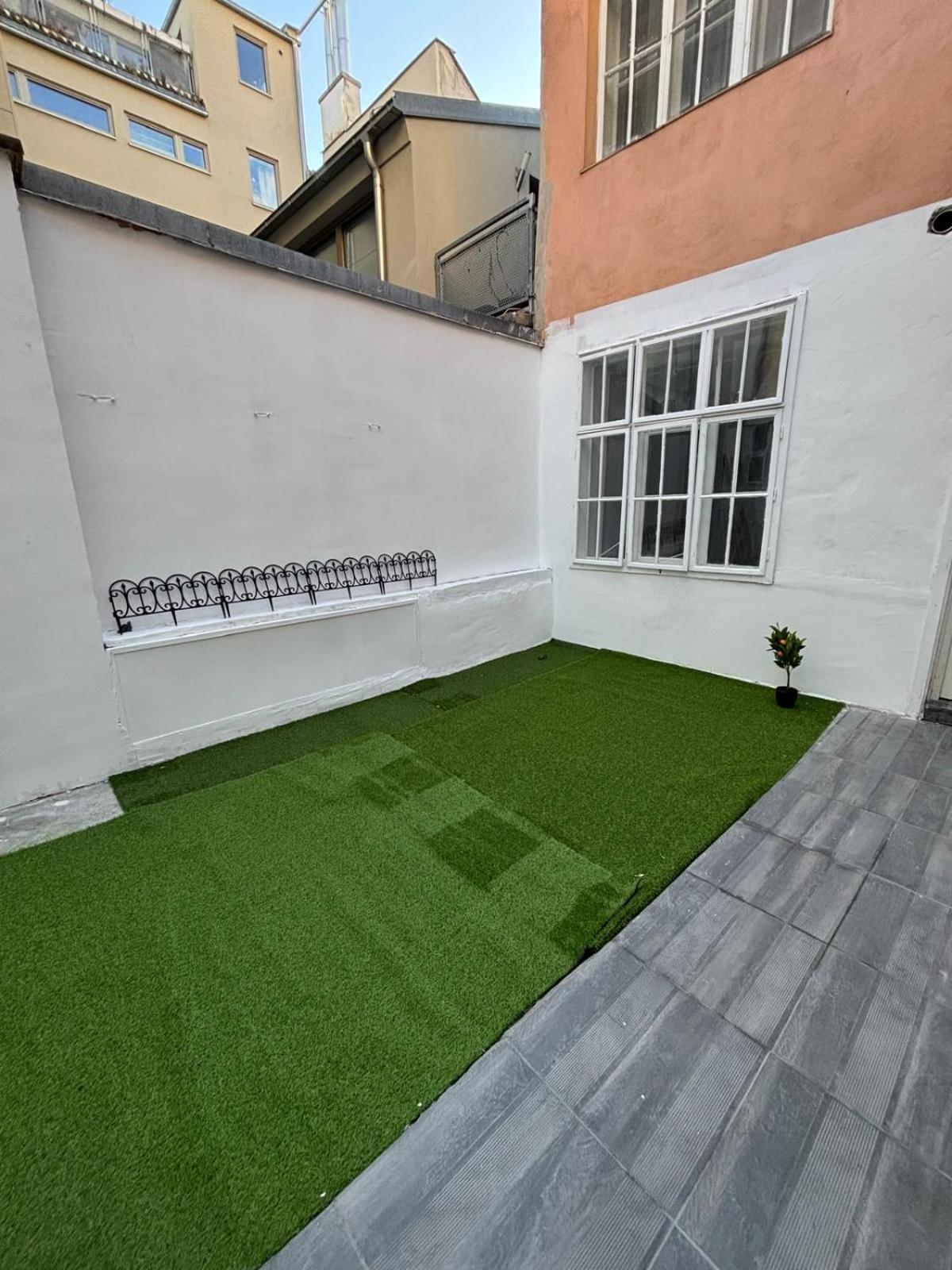 Hernals Guest house *