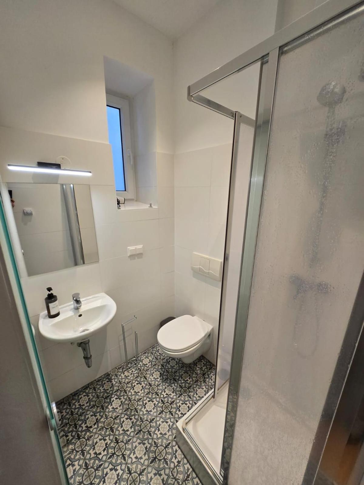 Apartment 8 Minutes To Inner I 5 Min Walk To Metro I Wifi *