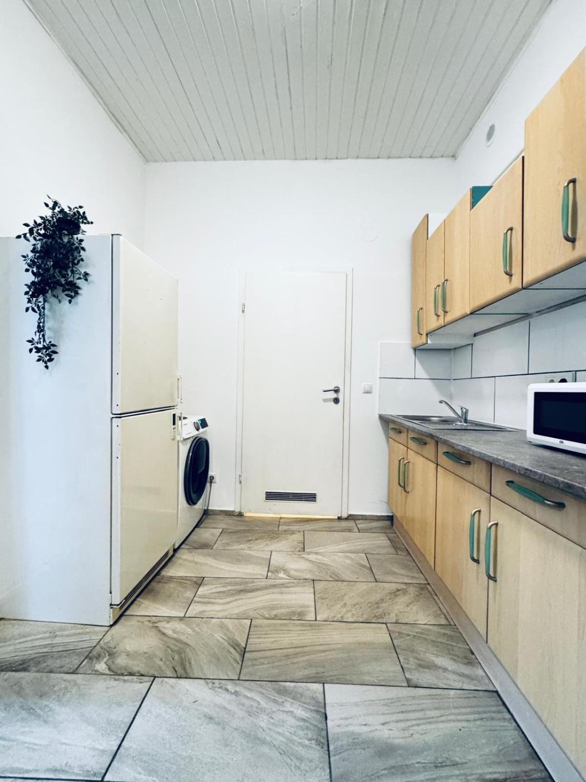 Stylish Apt, 15 Minutes To Rathausplatz Apartment Vienna