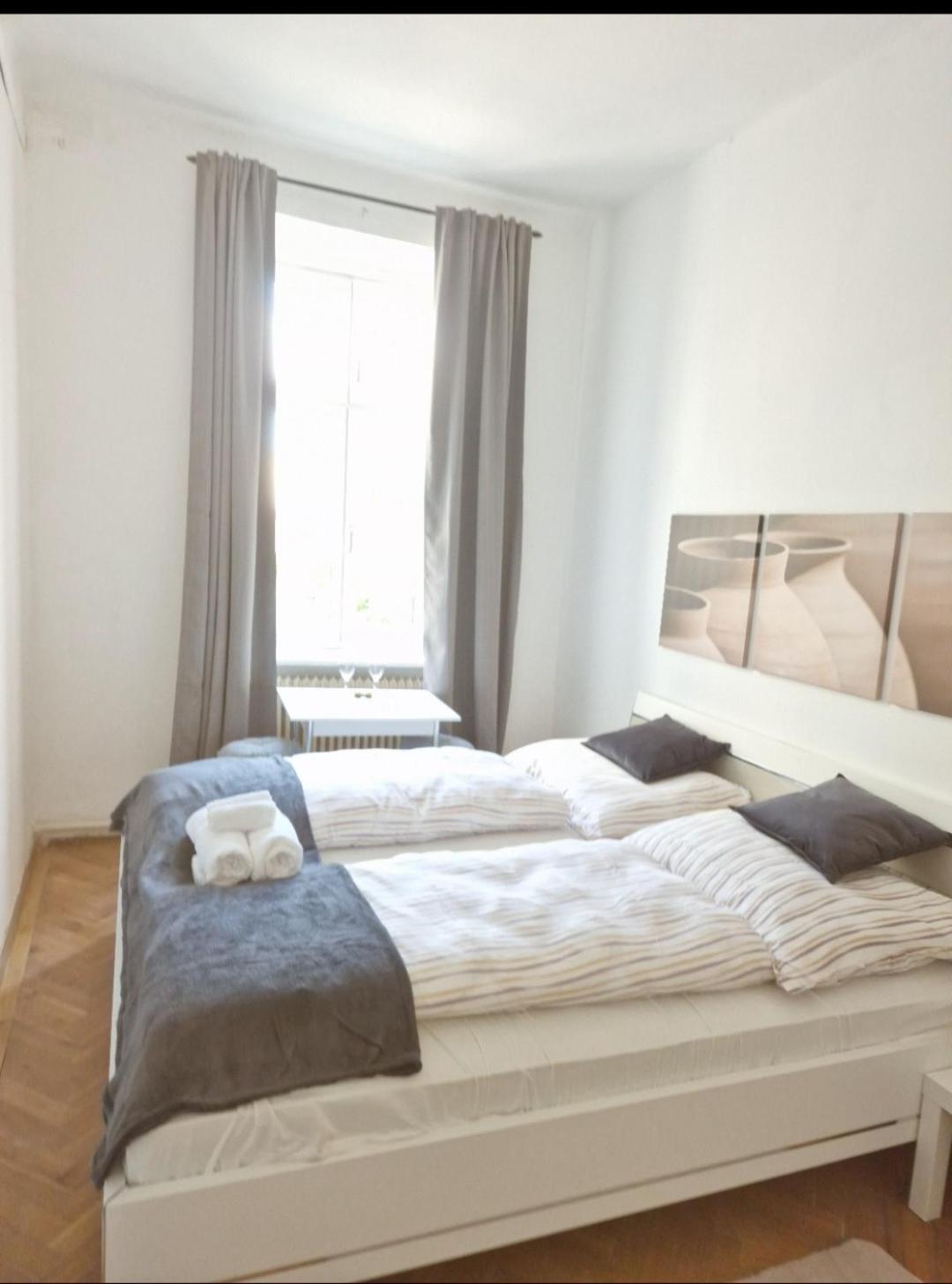 Rrpp * Vienna
