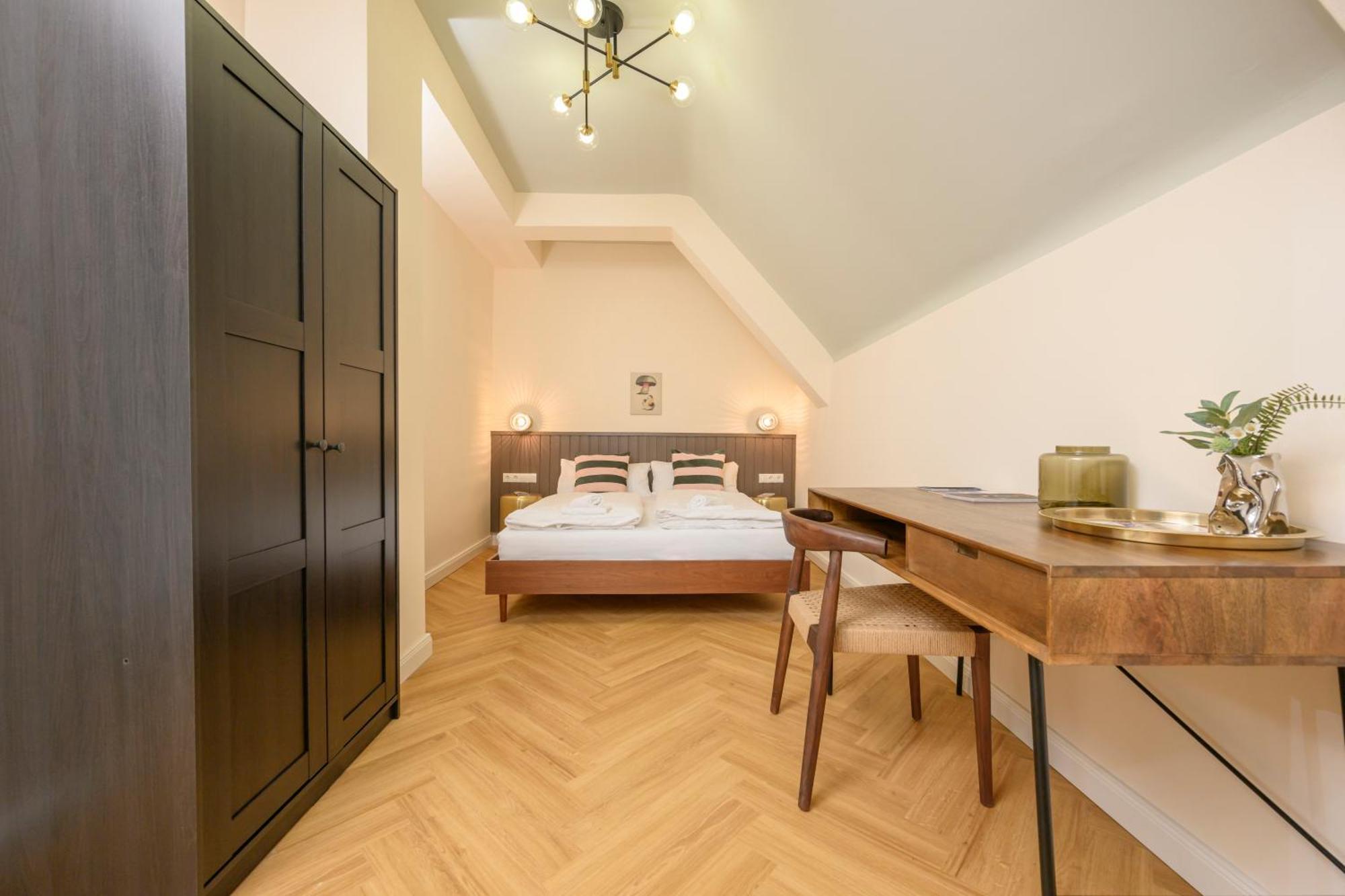 Palais Palffy Suits Apartment