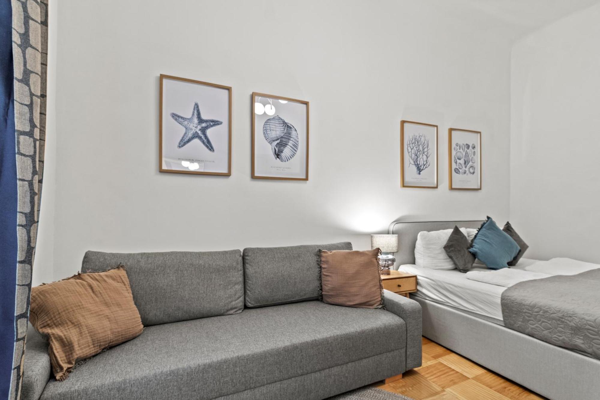 Central, 5 Min Walk To U4 Friedensbruecke Apartamento