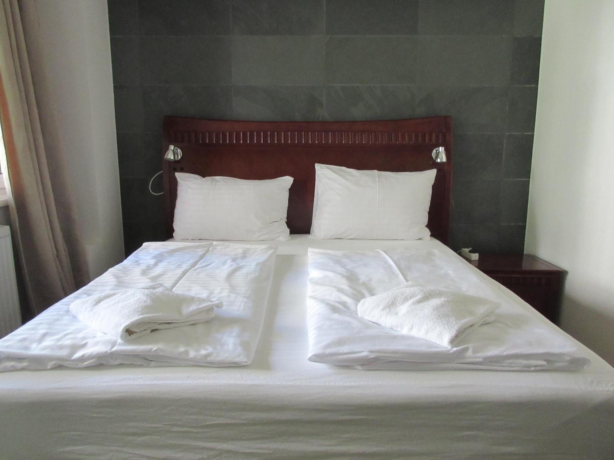 Hotel Attache L Contactless Check-in 3*