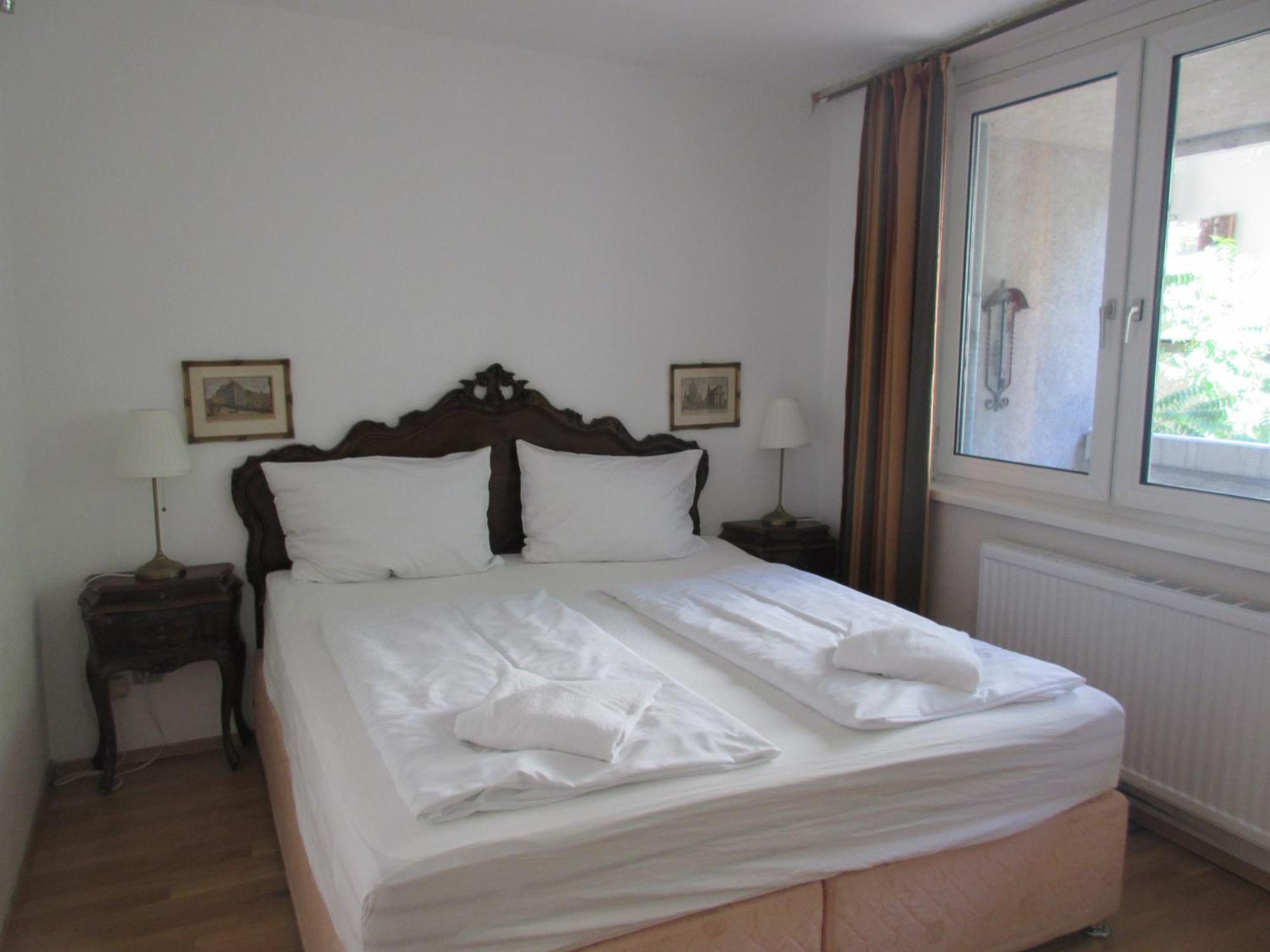 Hotel Attache L Contactless Check-in