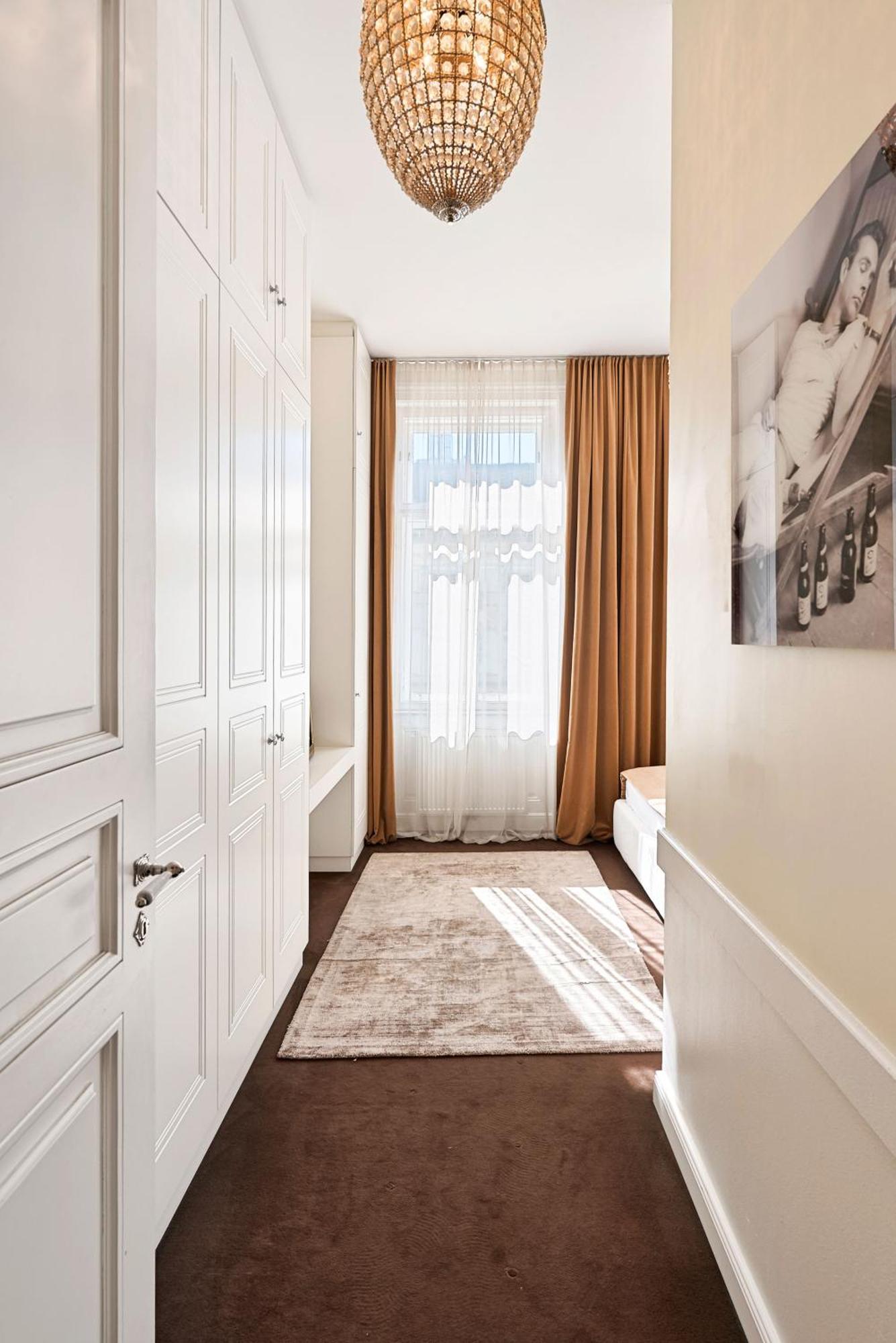 6 Apartment