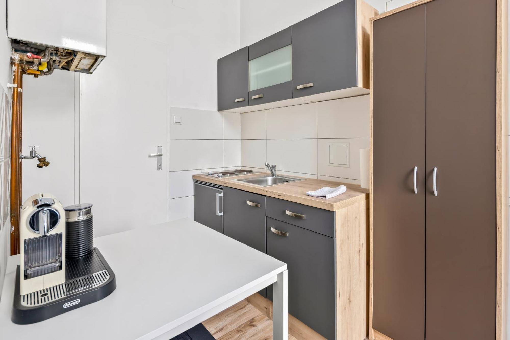 Gemuetliche Stadthalle Apartment Vienna