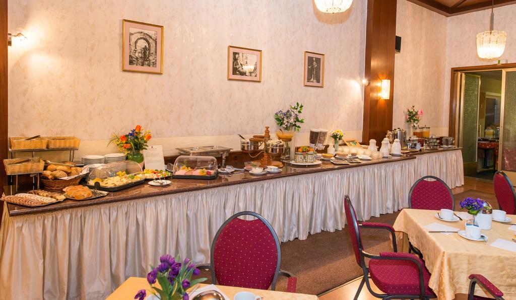 Mozart Hotel 3*