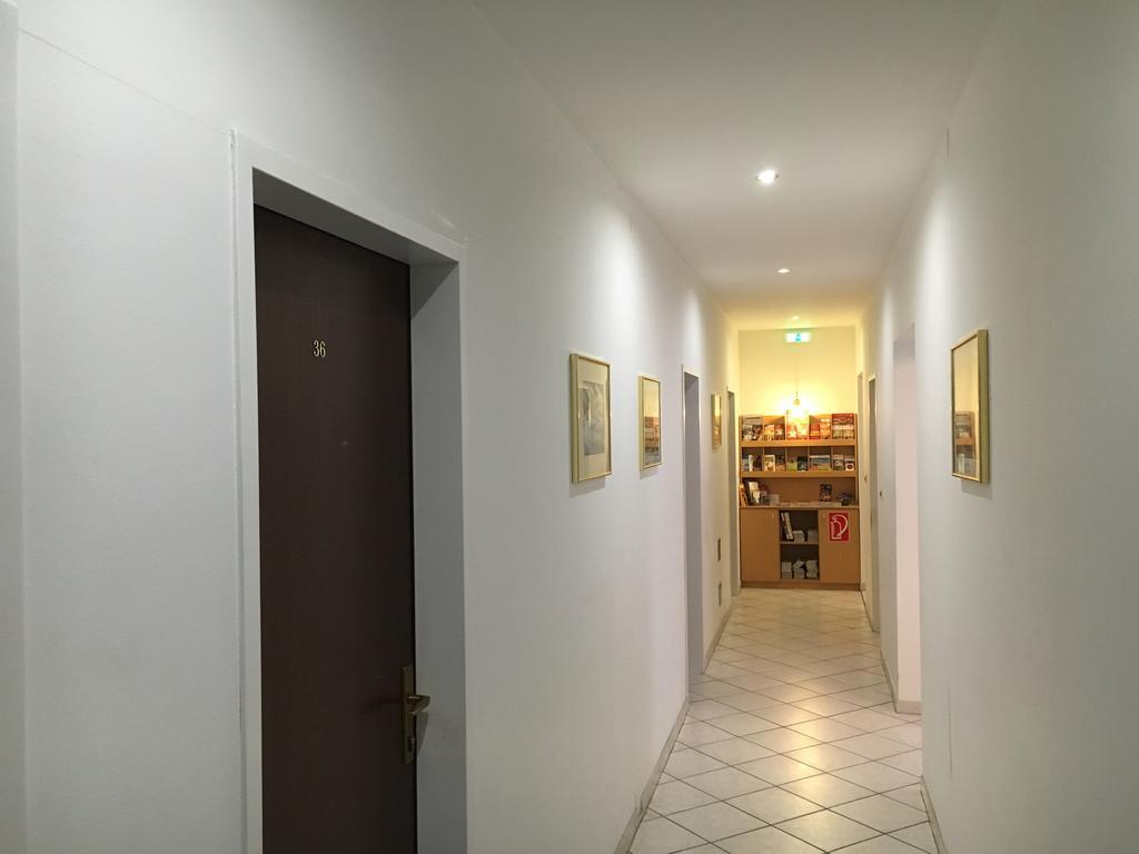 Ani Hotel