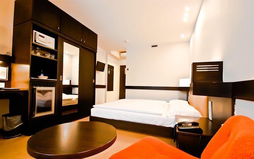 Mercure Raphael Hotel 4*