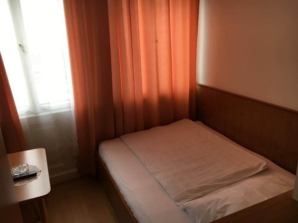Ani Hotel