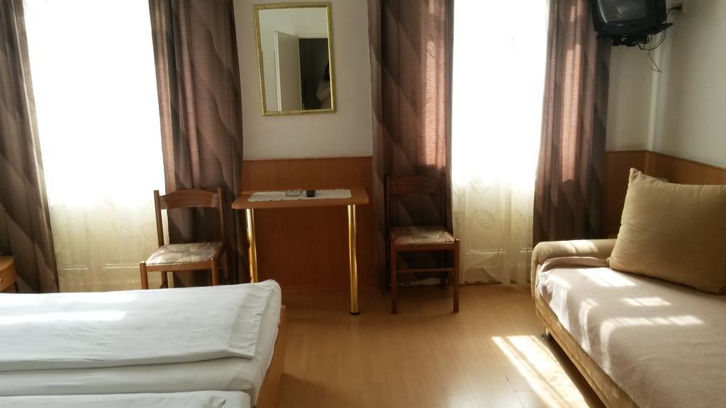 Ani Hotel
