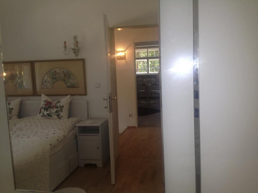 Exquisites Gartenapartment In Eleganter Jugendstilvilla