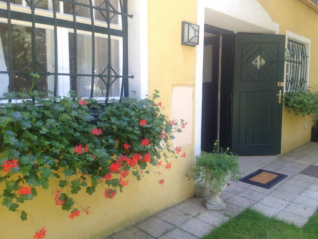 Exquisites Gartenapartment In Eleganter Jugendstilvilla