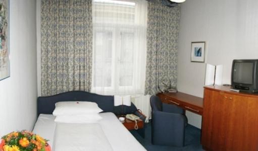Hotel Schweizerhof 3*
