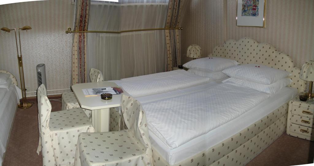 Hotel Schweizerhof 3*